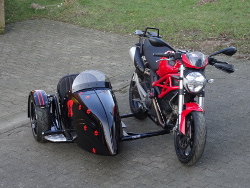 Ducati Monster697 mit Seitenwagen Adler - Schwenkergespann